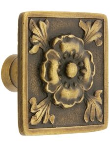 Square Poppy Knob – 1 3/8″ x 1 3/8″  |  Knobs Knobs Antique Brass/Antique Pewter/Brilliant Pewter