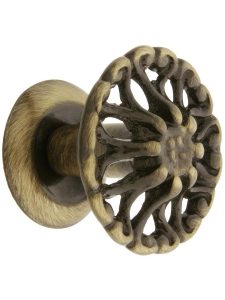 Cast Brass Ornate Cabinet Knob – 1 1/4″ Diameter  |  Knobs Knobs Antique Brass/Un-Lacquered Brass